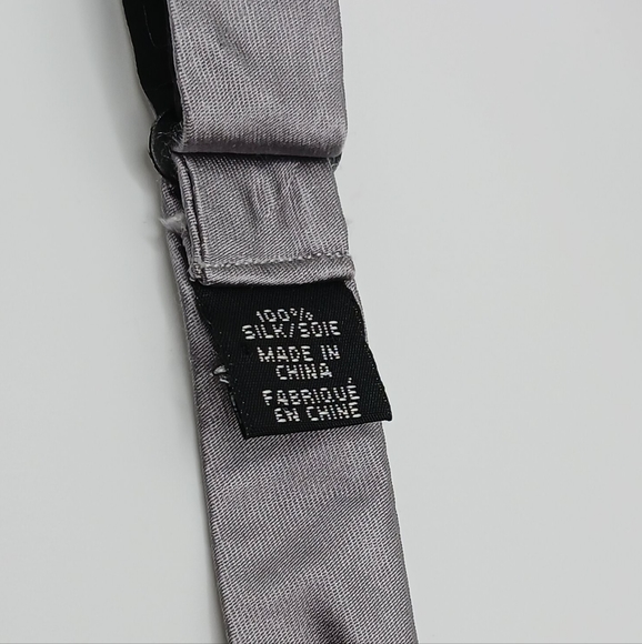 Men’s gray 100% silk bow tie - Picture 3 of 4